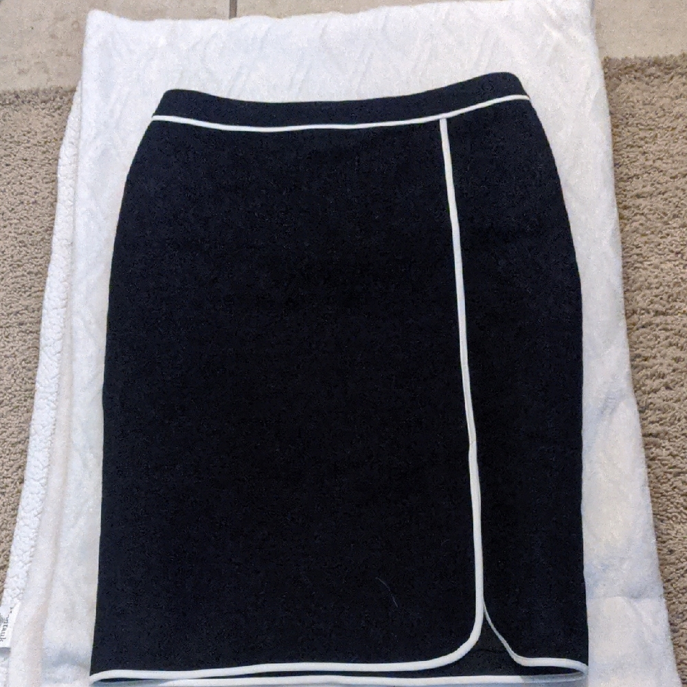 Ann Taylor Factory Black Pencil Skirt with White Piping